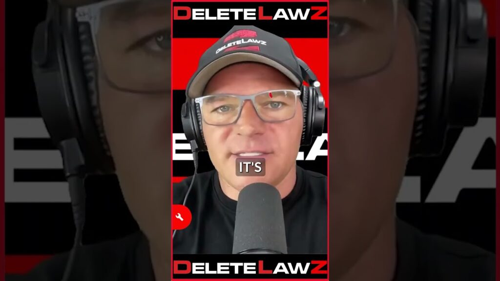 TWO GIRLS SNAP ON COPS AFTER THEY TRY TO ARREST THEIR FRIEND!