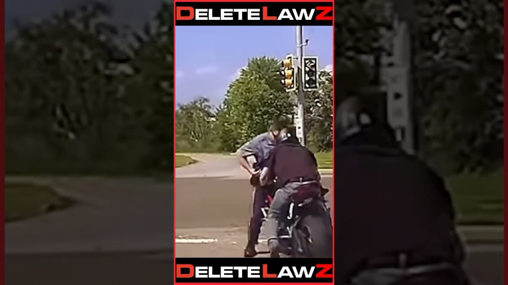 MOTORCYCLES FLEES POLICE STOP!