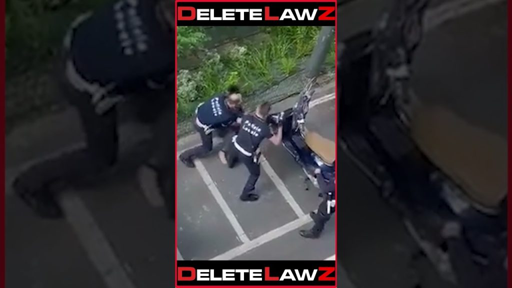 COPS AB*SE WOMAN WITH BATONS!